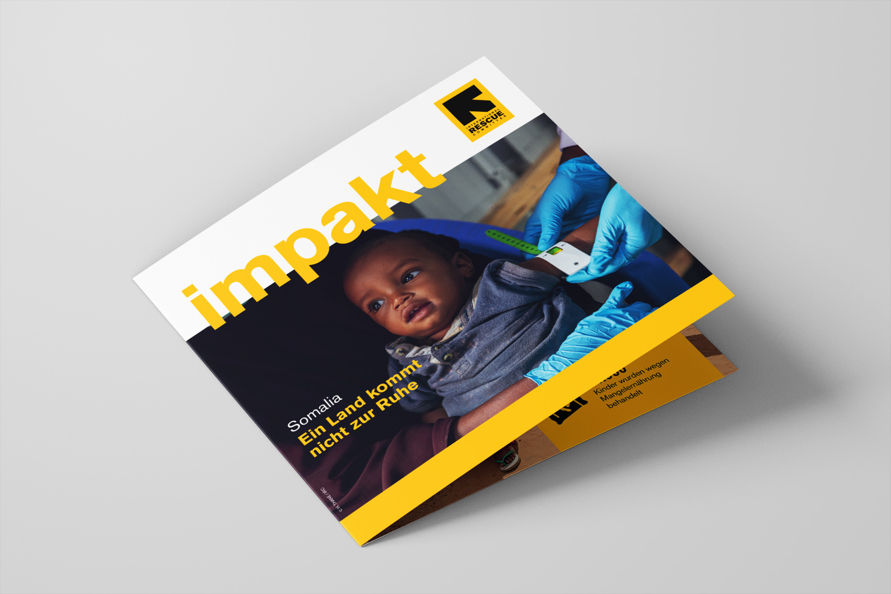 Fundraising-Mailing für das International Rescue Committee (IRC Deutschland). Emotionale Bildsprache mit kontrastreicher, plakativer Typografie.