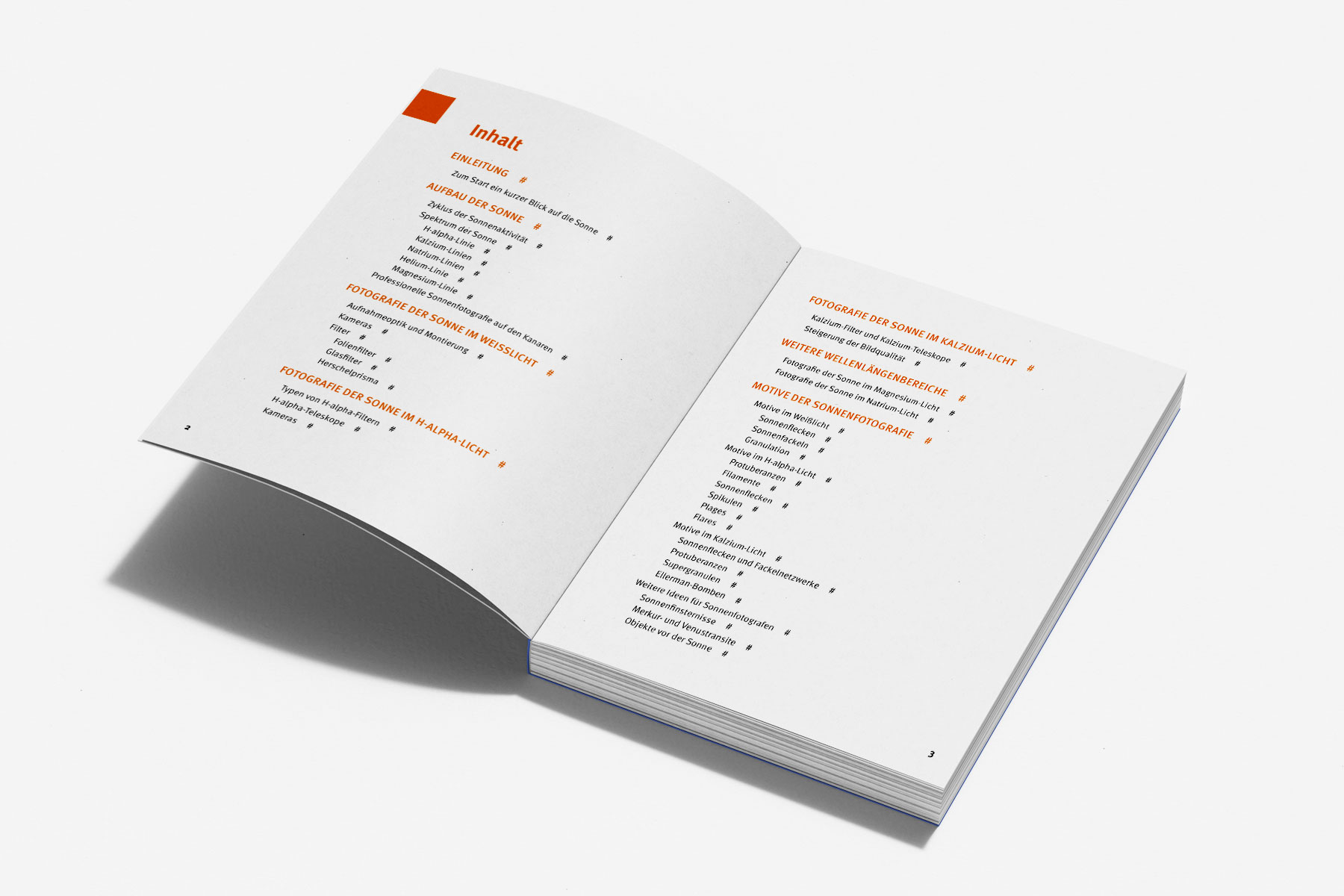 Inhaltsverzeichnis eines Fachbuchs zur Astrofotografie mit klarer, modularer Buchgestaltung. Typografisch strukturierte Kapitelübersicht mit farblichen Akzenten für verbesserte Orientierung. Professionelles Buchlayout für wissenschaftliche Fachliteratur.